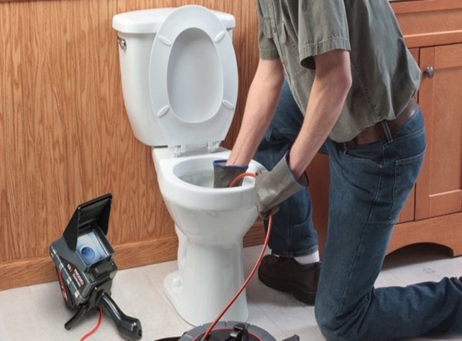 Dịch vụ thông tắc bồn cầu quận 4 luôn phục vụ 24/7
