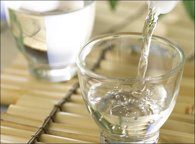 khử m&ugrave;i thuốc l&aacute; ph&ograve;ng ngủ