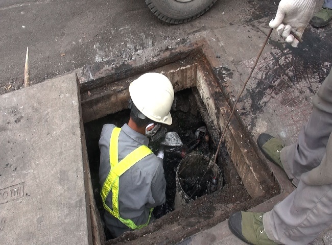 Thợ nạo vét hố ga quận 4 thi công chuyên nghiệp