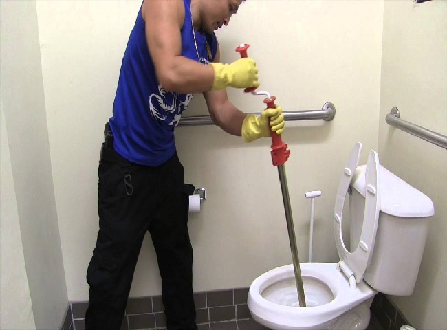 Quy trình dịch vụ thông tắc bồn cầu quận 4 chuyên nghiệp